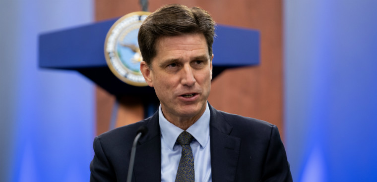 Dana Deasy, DOD Chief Information Officer, hosts a roundtable discussion on the enterprise cloud initiative with reporters, Aug. 9, 2019, at the Pentagon, Washington, D.C. (DoD photo by Air Force Staff Sgt. Andrew Carroll)