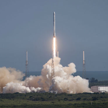 An April 2015 CRS-6 Falcon 9 launch (Photo: SpaceX)